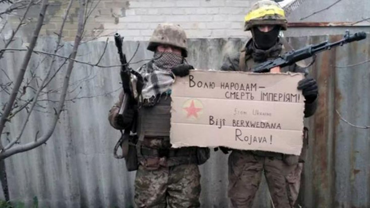 Ukrayna Askerlerinden YPG'lilere Skandal Destek