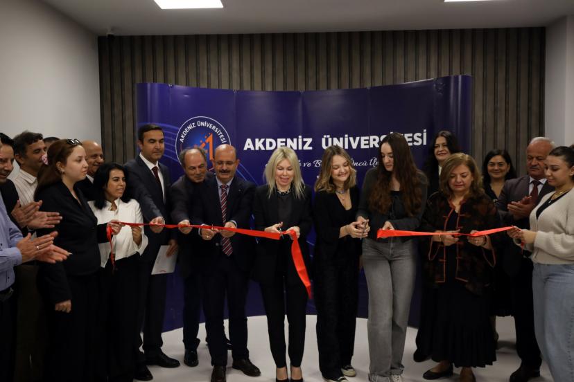 AKDENİZ ÜNİVERSİTESİ KÜTÜPHANESİ ÖZ YETERLİLİKLERİYLE YÜZDE 30 BÜYÜDÜ