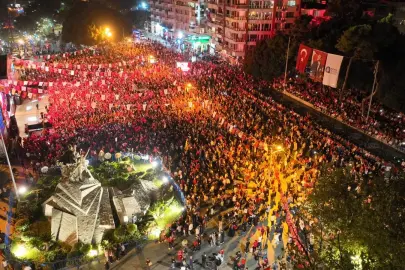 ANTALYA’DA 29 EKİM COŞKUSU SOKAKLARA SIĞMADI
