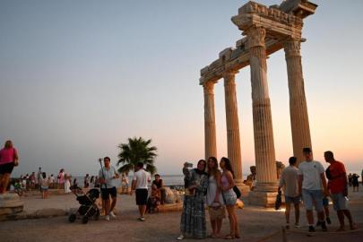 TÜRKİYE’NİN TURİZM GELİRİ ÜÇÜNCÜ ÇEYREKTE YÜZDE 3,9 ARTTI