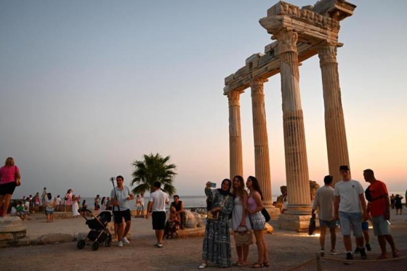 TÜRKİYE’NİN TURİZM GELİRİ ÜÇÜNCÜ ÇEYREKTE YÜZDE 3,9 ARTTI