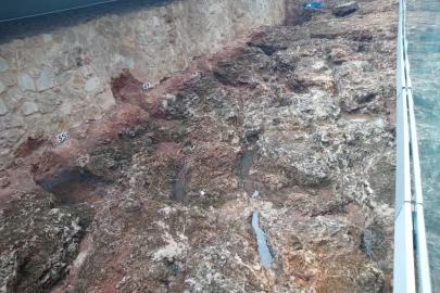 2 BİN 300 YILLIK NEKROPOL SU ALTINDA KALDI