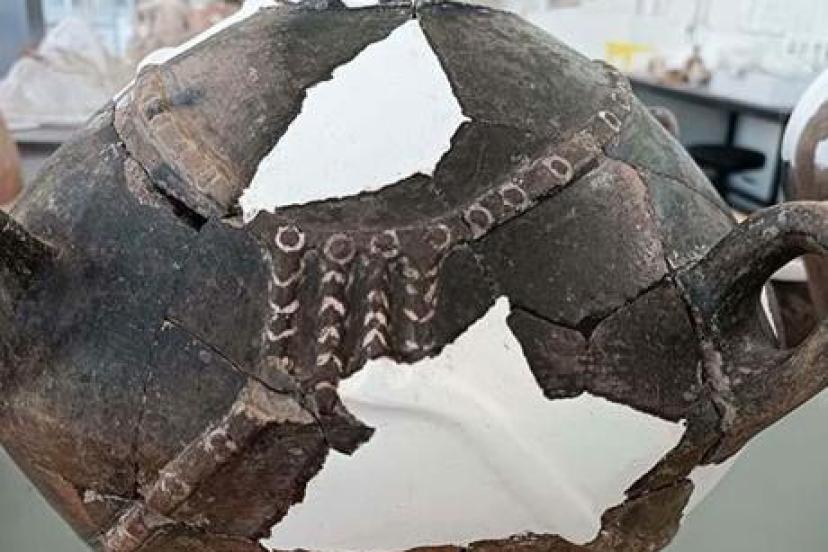 5 BİN YILLIK KAPLARDA KADININ İZİ YASSITEPE’DE GERDANLIK SIRLARI ORTAYA ÇIKTI