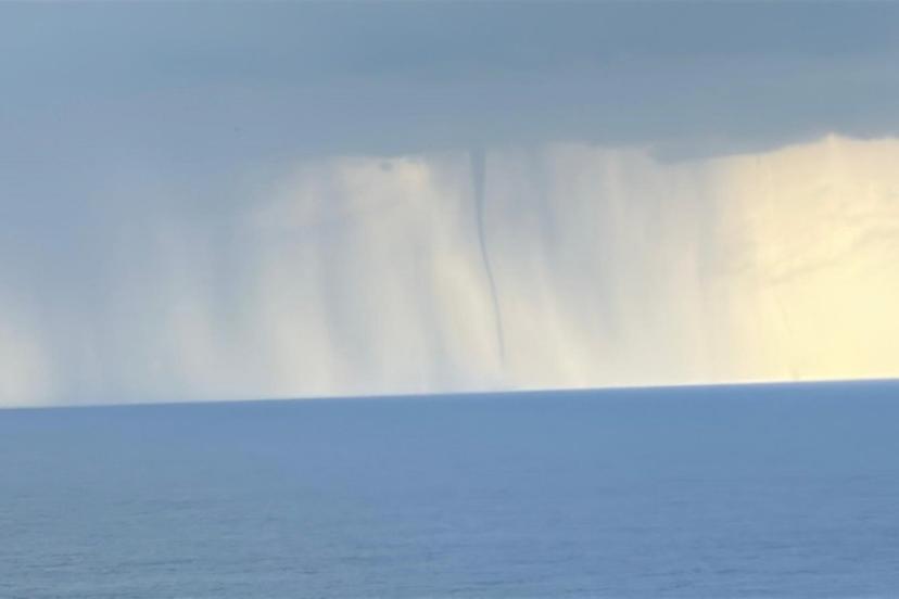 ALANYA İNCEKUM AÇIKLARINDA PEŞ PEŞE HORTUM PANİĞİ