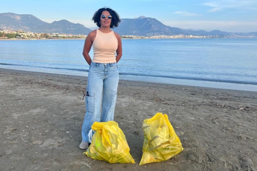 ALANYA’DA ÖĞRETMEN 10 YILDIR SAHİLLERİ TEMİZLİYOR