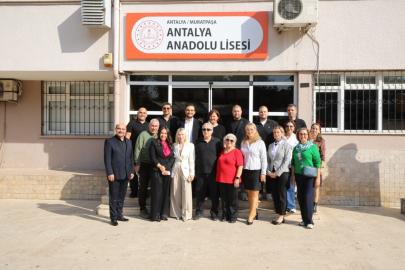 ANTALYA ANADOLU LİSESİ LABORATUVARLARI YENİLENDİ