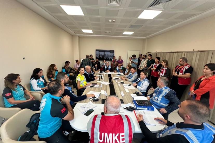 ANTALYA HASTANESİNDE GERÇEĞİNİ ARATMAYAN AFET TATBİKATI