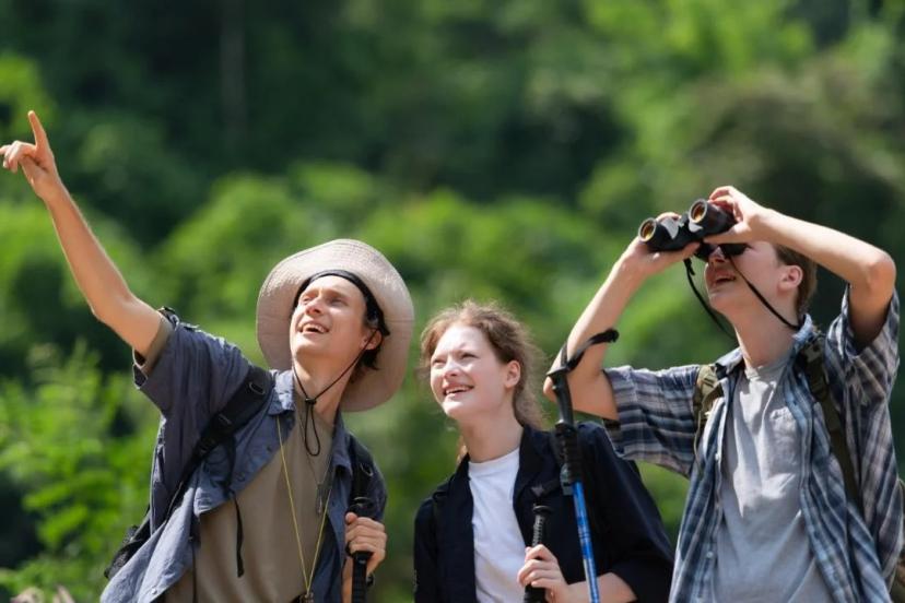 ANTALYA’YA İNGİLİZ TURİST AKINI: REKOR YILI GELİYOR