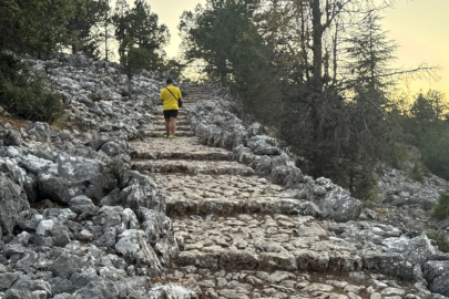 ASIRLIK TAŞ YOL GÖRSEL ŞÖLEN SUNUYOR