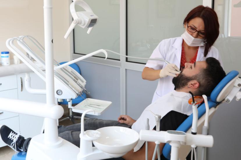 BASİT BİR ÇÜRÜK TÜM VÜCUDU ETKİLİYOR