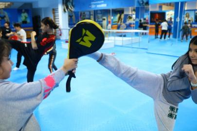 BÜYÜKŞEHİR ANTALYALI ÇOCUKLARA TAM DESTEK VERİYOR