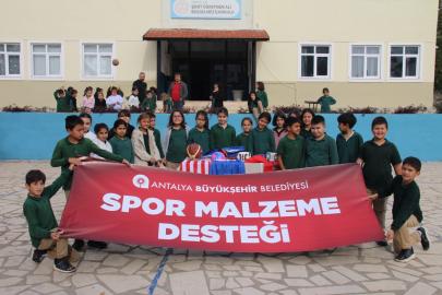 BÜYÜKŞEHİR’DEN GELECEĞİN SPORCULARINA MALZEME DESTEĞİ