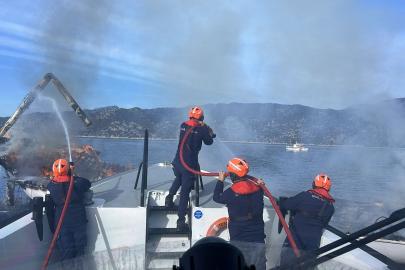 DEMRE’DE TİCARİ YAT “SİNBAD” YANDI, ÖLÜ VE YARALI YOK