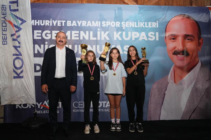GENÇ RAKETLER MADALYALARINI BAŞKAN KOTAN’DAN ALDI