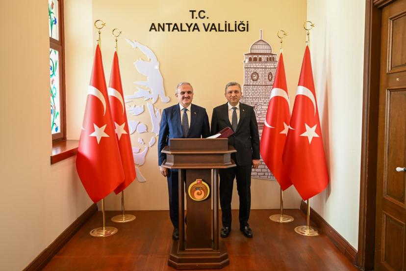 KARALOĞLU’NDAN ANTALYA VALİLİĞİ’NE ZİYARET