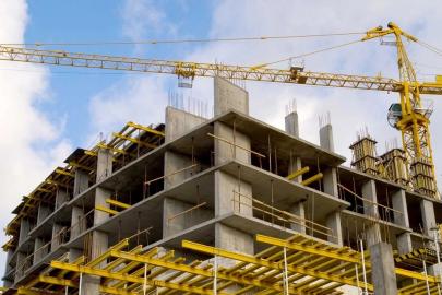 İNŞAATTA İFLAS TEHLİKESİ BÜYÜYOR