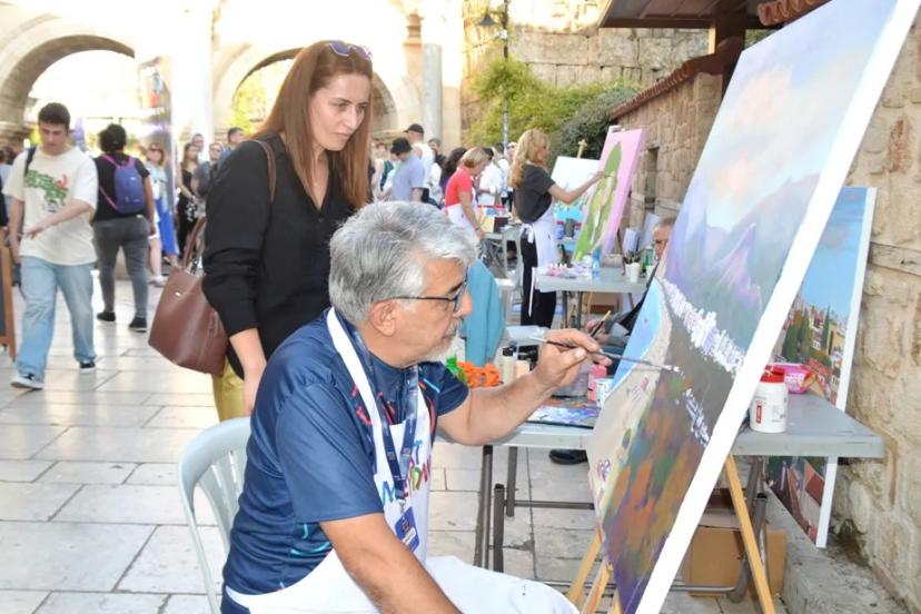 KALEİÇİ SANATLA RENKLENDİ