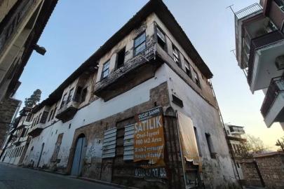 KALEİÇİ’NDE TARİHİ KONAKTA DİKKAT ÇEKEN YIKIM