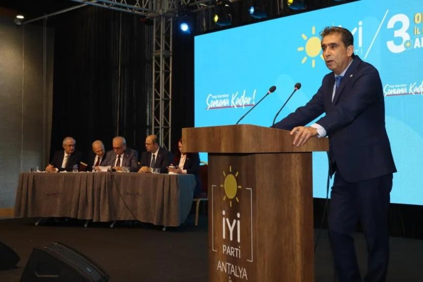 KAYA İYİ PARTİ’DE GÜVEN TAZELEDİ