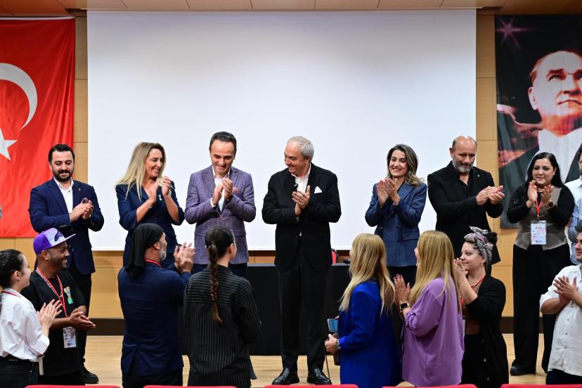 KOCAGÖZ SANAT EMEKÇİLERİNE KADRO MÜJDESİ VERDİ