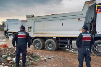 KUM HIRSIZLARI JANDARMADAN KAÇAMADI..!