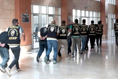 MURATPAŞA’DA İŞ YERİNE ZARAR VEREN 10 ŞAHIS TUTUKLANDI