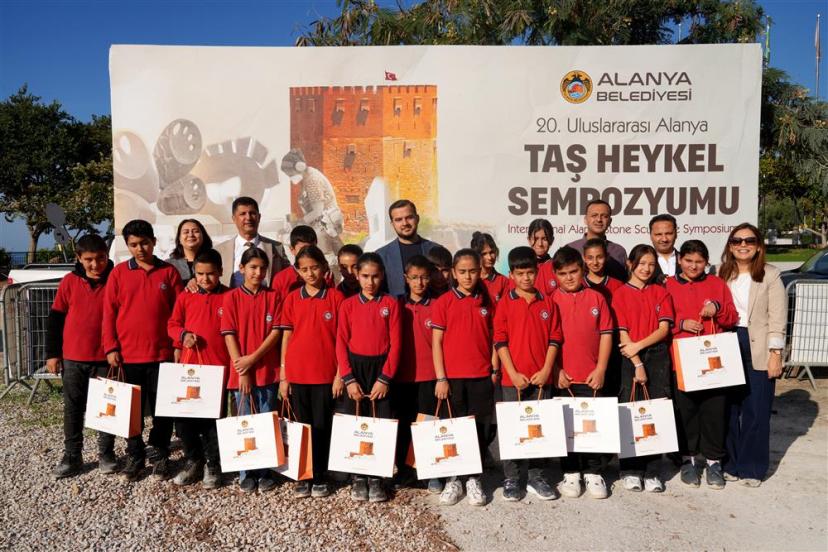 ÖĞRENCİLER HEYKEL SANATIYLA TANIŞTI