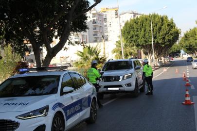 TRAFİK DENETİMLERİNDE 68 BİN ARACIN KONTROLÜ, 15 BİN CEZA