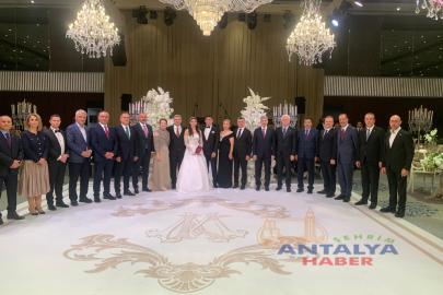 VALİ HULUSİ ŞAHİN’İN KIZI MELİKE ŞAHİN GÖRKEMLİ TÖRENLE EVLENDİ