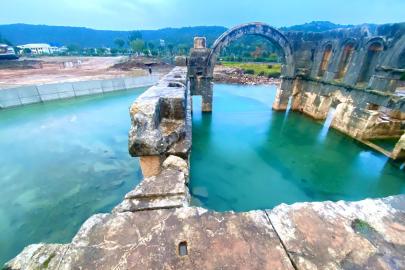 ANTALYA’DA 1.850 YILLIK ŞİFALI ANTİK HAVUZ GÜN YÜZÜNE ÇIKIYOR