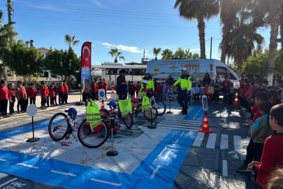 ANTALYA’DA ÖĞRENCİLERE TRAFİK EĞİTİMİ VERİLDİ