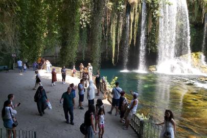 ANTALYA’NIN DOĞA HARİKASI DÜDEN’E 900 BİN ZİYARETÇİ