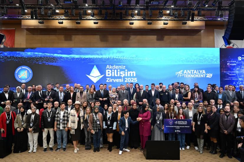 BİLİŞİMİN ZİRVESİ ANTALYA’DA BAŞLADI