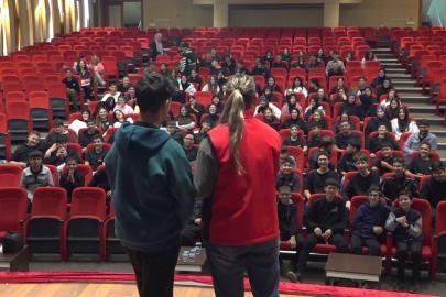 GELECEK GENÇLERLE GÜVENDE