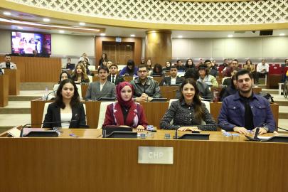 GENÇLİK MECLİSİ YENİ DÖNEMDE GÜCÜNÜ GÖSTERDİ