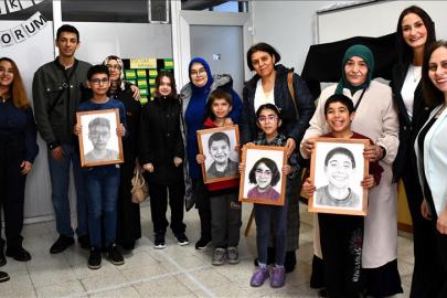 GÖNÜLLÜ RESSAMLARDAN ÖZEL ÇOCUKLARA ANLAMLI PORTRE SERGİSİ