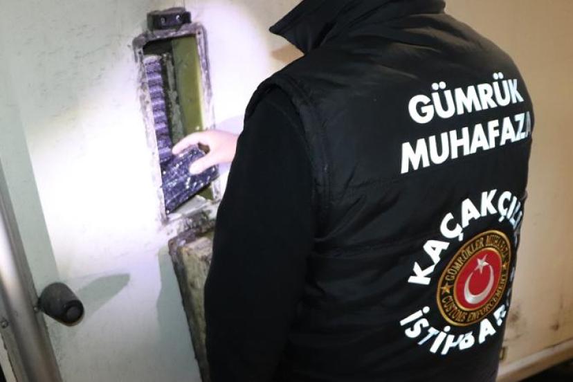 GÜRBULAK'TA 1,1 MİLYAR LİRALIK UYUŞTURUCU ELE GEÇİRİLDİ