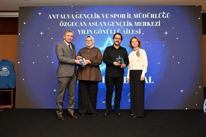 İYİLİKLE YÜKSELEN GÖNÜLLER ÖDÜLLENDİRİLDİ