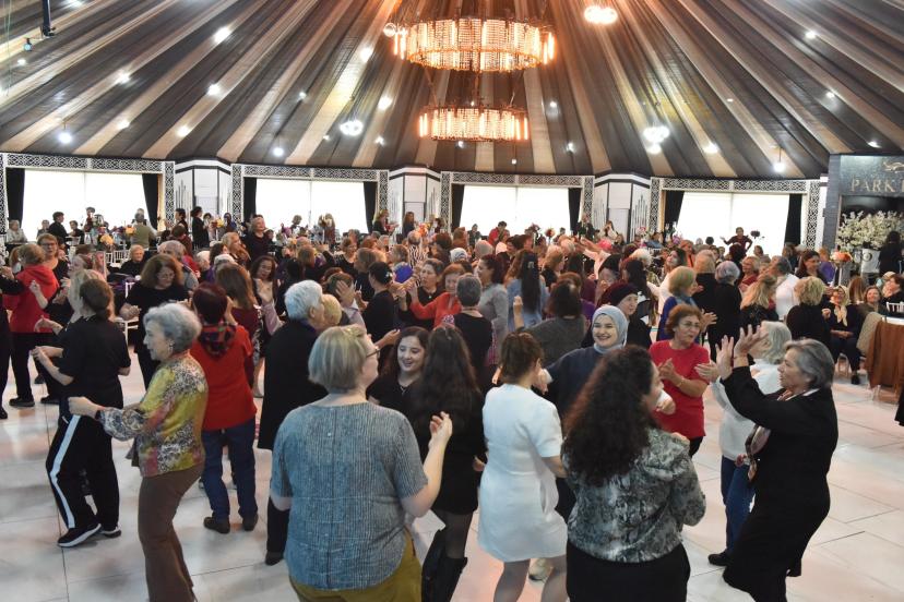 KEPEZ’DEN TAZELENME ÜNİVERSİTESİ ÖĞRENCİLERİNE KADINLAR MATİNESİ