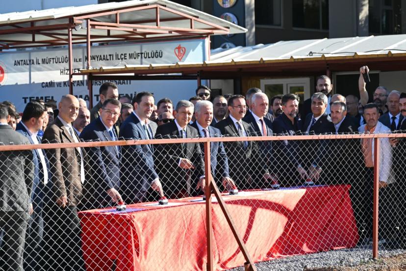 KONYAALTI'NDA ANLAMLI TEMEL ATMA