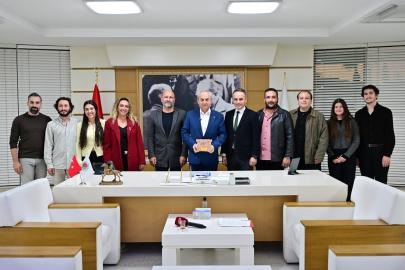 ÖDÜLLÜ TİYATRO EKİBİNDEN KOCAGÖZ’E ANLAMLI ZİYARET