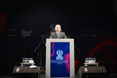 ŞAHİN'DEN OTEL YÖNETİCİLERİNE ÖVGÜ