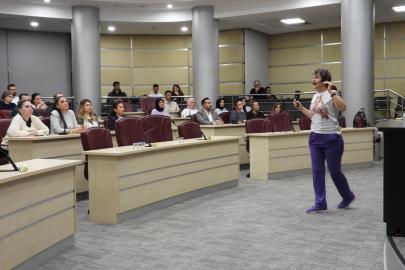 YAŞLI DOSTU KEPEZ EĞİTİMLERİ DEVAM EDİYOR