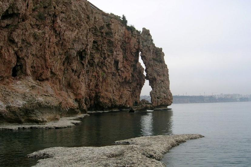 ANTALYA FALEZLERİ DÜNYADA TEK: BİLİMSEL GERÇEK ORTAYA KONDU