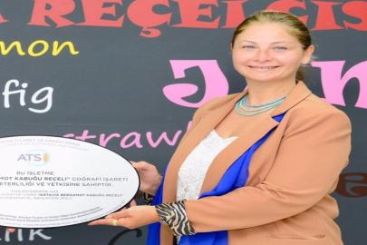 ANTALYA REÇELCİSİ 19 ÜLKEYİ TATLANDIRIYOR