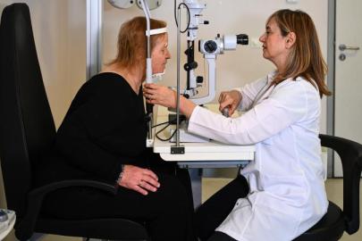 “GÖZÜNÜ KAYBEDERSİN” DENİLDİ, TÜRKİYE’DE YENİDEN GÖRMEYE BAŞLADI