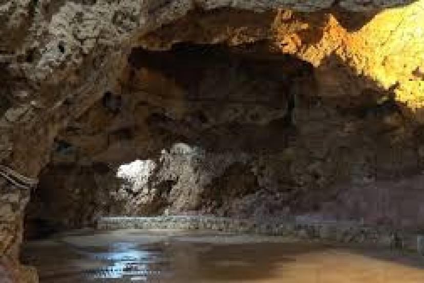 KARATAŞ MAĞARASI’NDA TEPKİ ÇEKEN PARTİ