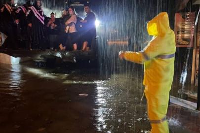 KEMER’DE SAĞANAKTA JANDARMADAN HIZLI MÜDAHALE