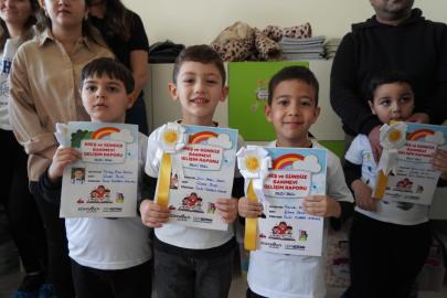 KONYAALTI KREŞLERİNDE MİNİKLER KARNE SEVİNCİ YAŞADI