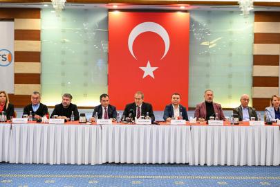 KÜRESEL RİSKLER GÖLGESİNDE EKONOMİ MESAİSİ